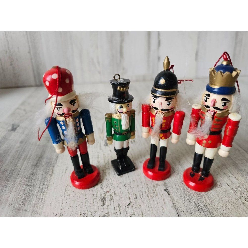 Vintage nutcracker ornament soldier set red green